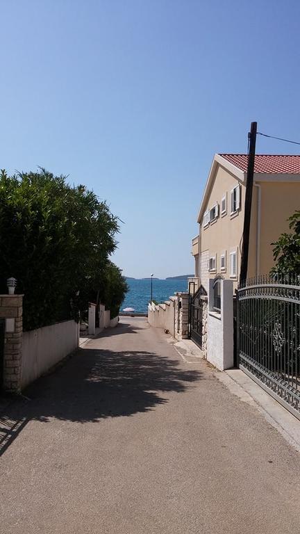 Apartmani Gloria Brodarica  Bagian luar foto